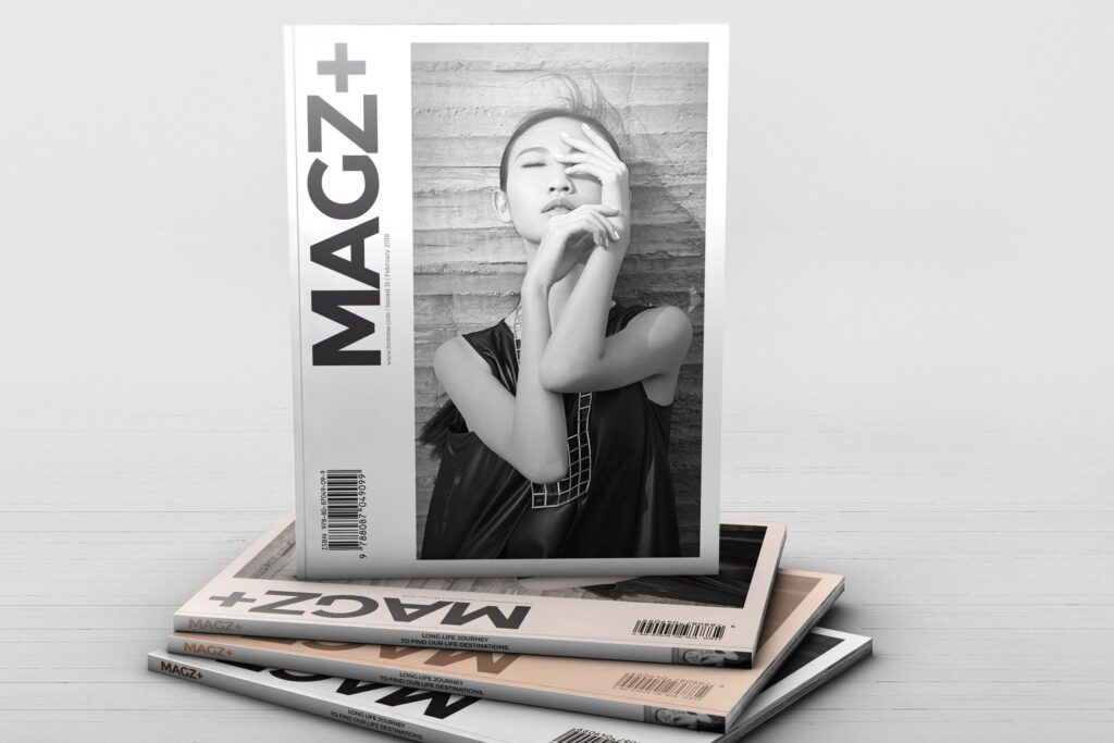 高端奢侈服装品牌画册杂志样机模型效果图Realistic Magazine Mockups F7rga9