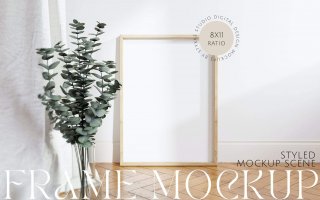木地板上的框架模型样机素材Frame Mockup on wooden floor with eucalyptus vase